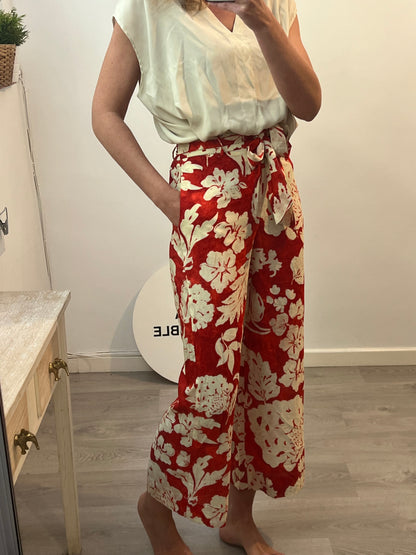 MANGO. Pantalón rojo flores T.s