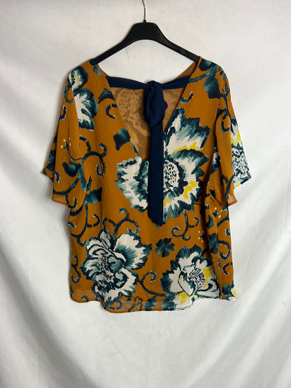 H&amp;M. Camel-printed top. Size 46
