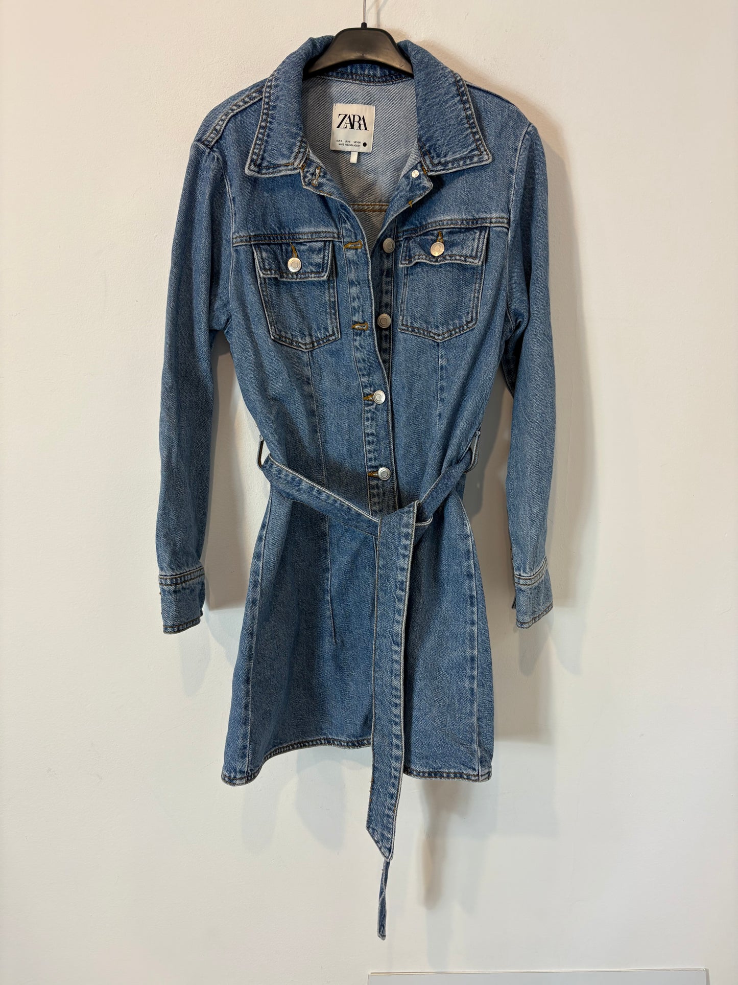 ZARA. Vestido corto denim abotonado T.s