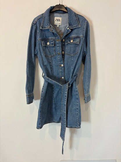 ZARA. Vestido corto denim abotonado T.s