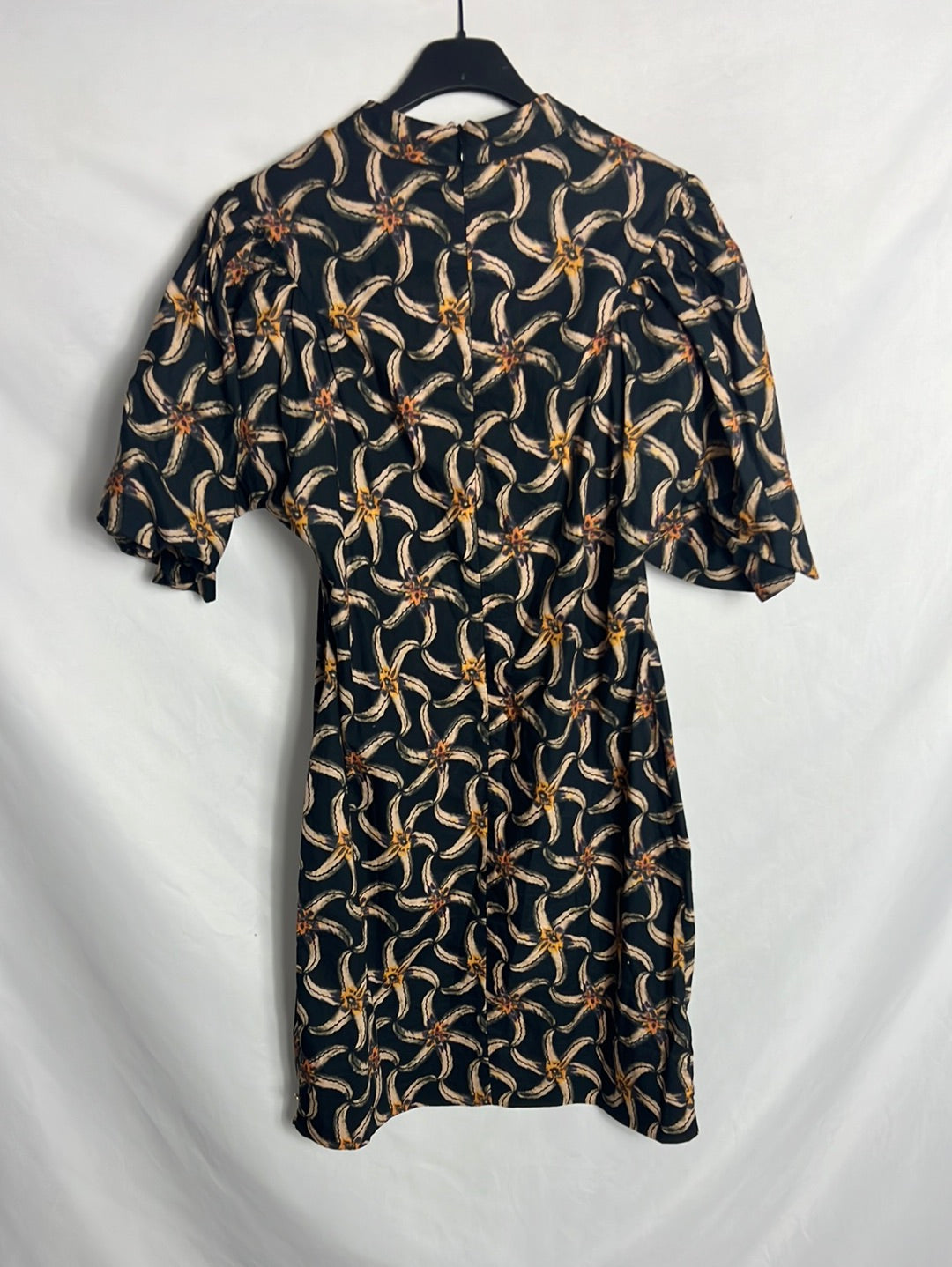 SCOTCH&SODA. Vestido negro mangas abullonadas. T S