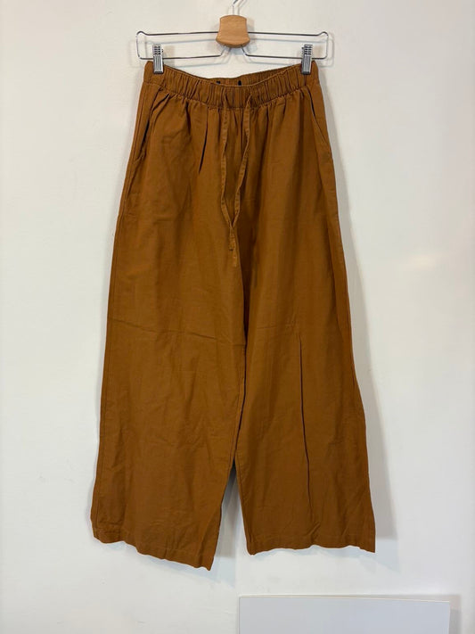 Pantalón mezcla pata ancha