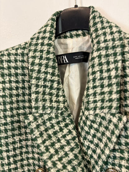 ZARA. Blazer textura tonos verdes