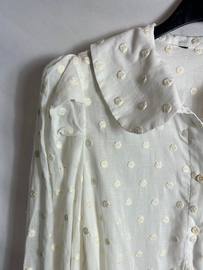 OTRAS. Blusa color crudo lunares bordados. TM