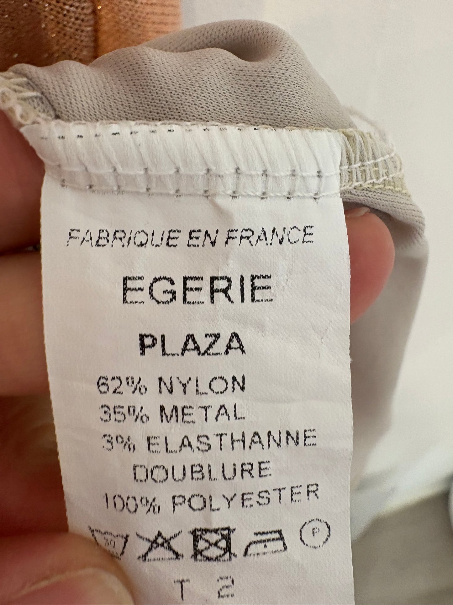 EGERIE ARIS. Vestido colores