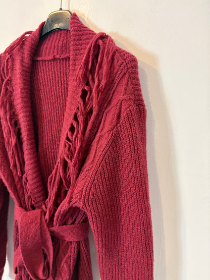 OTRAS. Cárdigan rojizo flecos