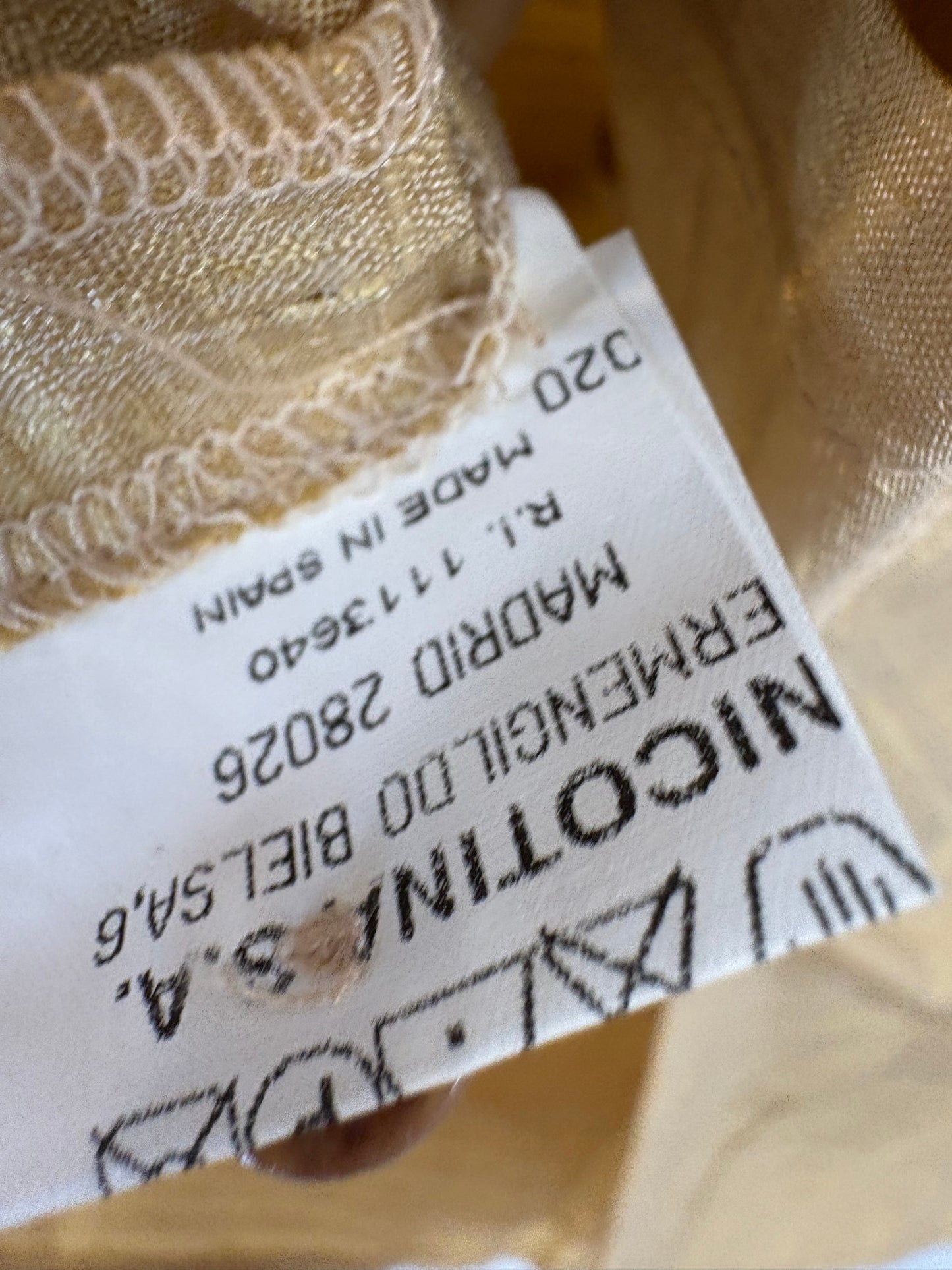 TEIDE. Gold silk top, size 38