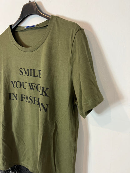 ZARA. Camiseta verde detalle encaje. T M