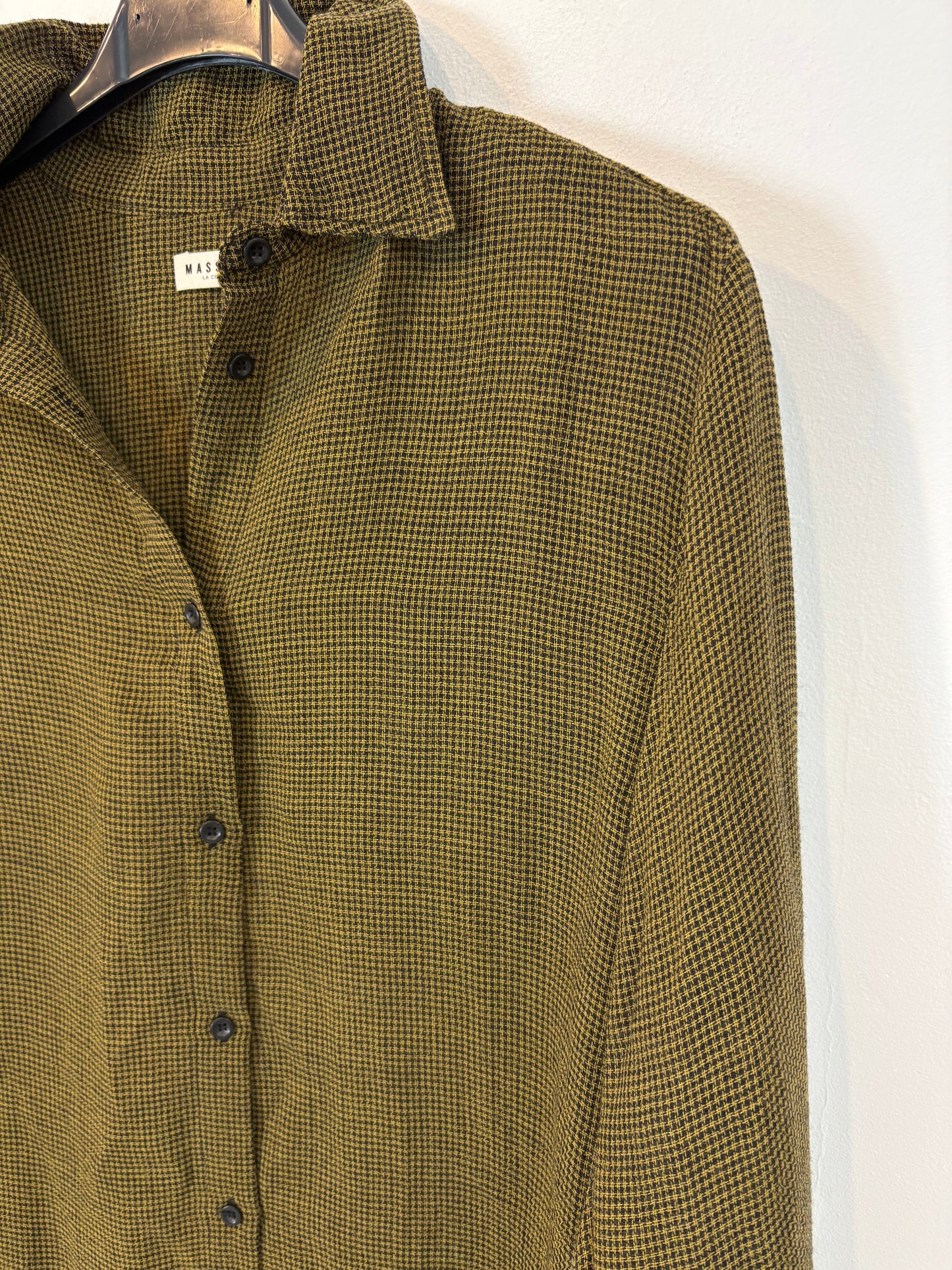 MASSCOB. Blusa verde caqui mezcla.