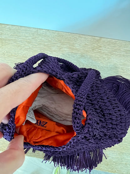 ZARA. Bolso asa corta flecos