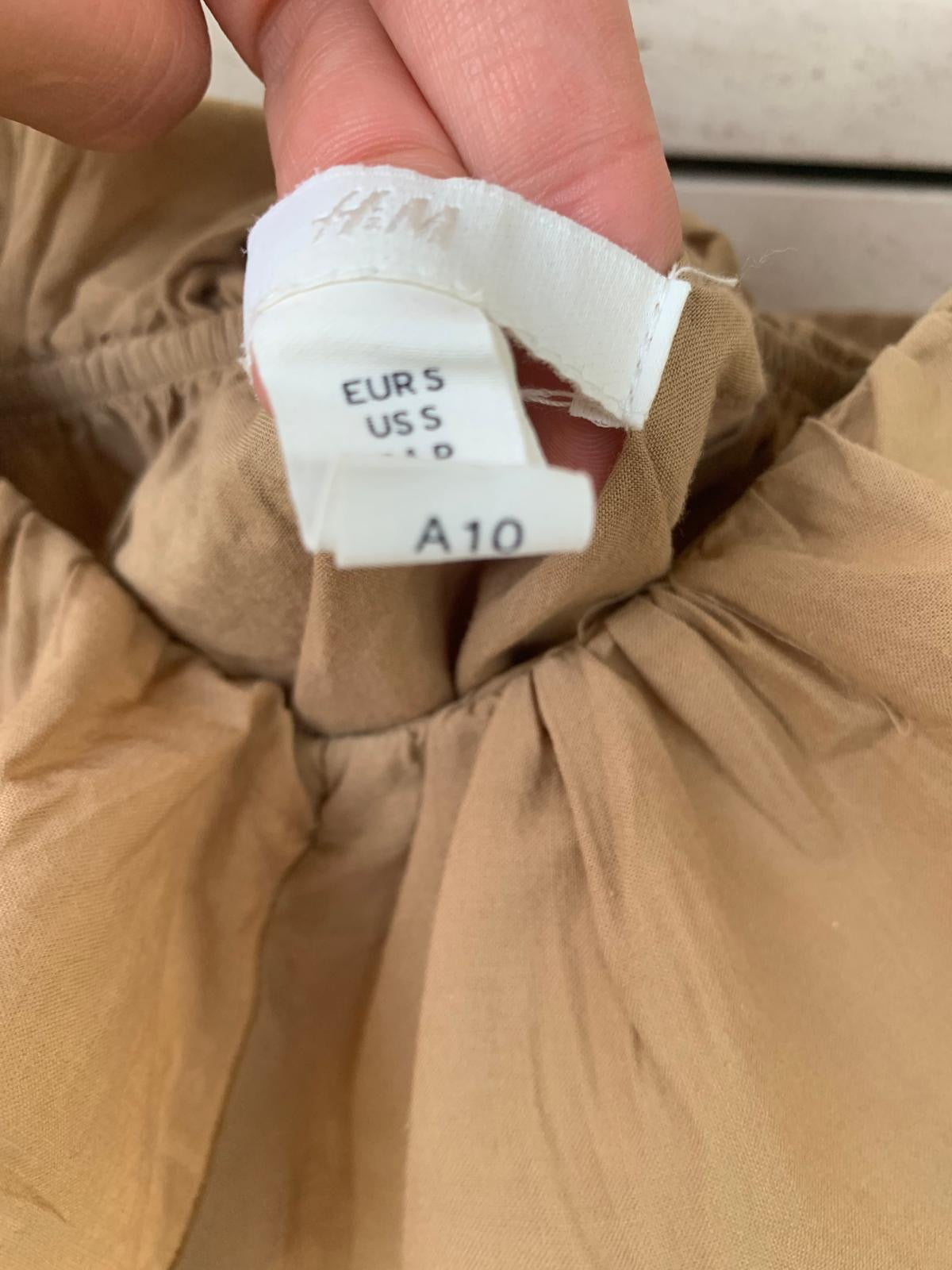 ZARA. Mustard textured back top. TS