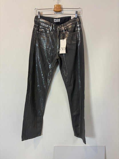 ZARA. Denim gris textura metalizada
