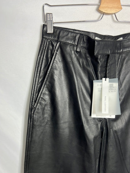 ZARA. Pantalón culotte negro piel. T M