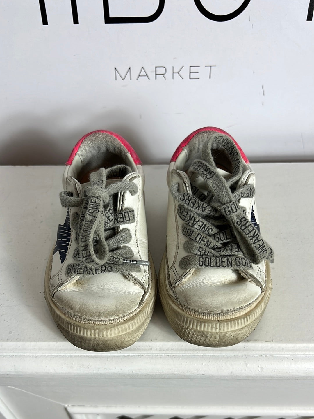 GOLDEN GOOSE. White sneakers with blue stars. Size 21