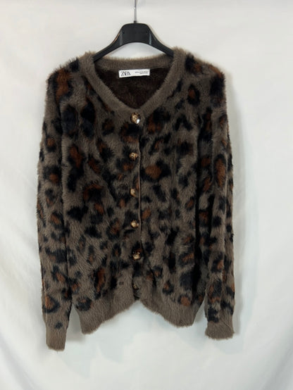 ZARA. Cárdigan textura animal print. T XL