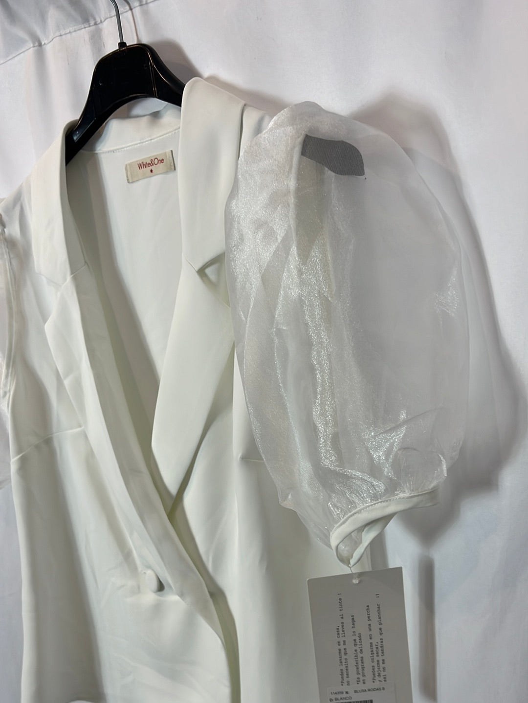WHITE&amp;ONE White blouse with Tl sleeves