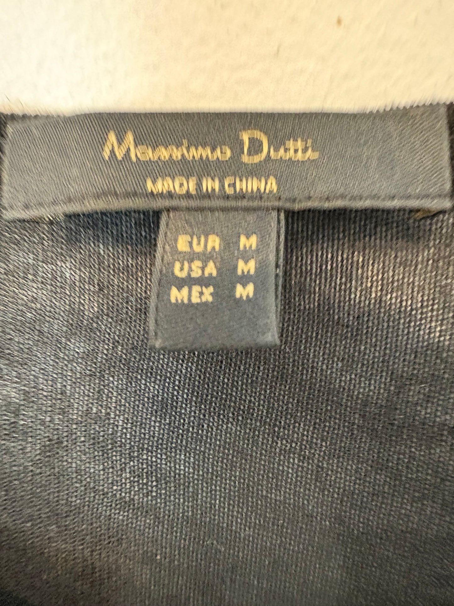 MASSIMO DUTTI. Top negro manga larga con lana. T M