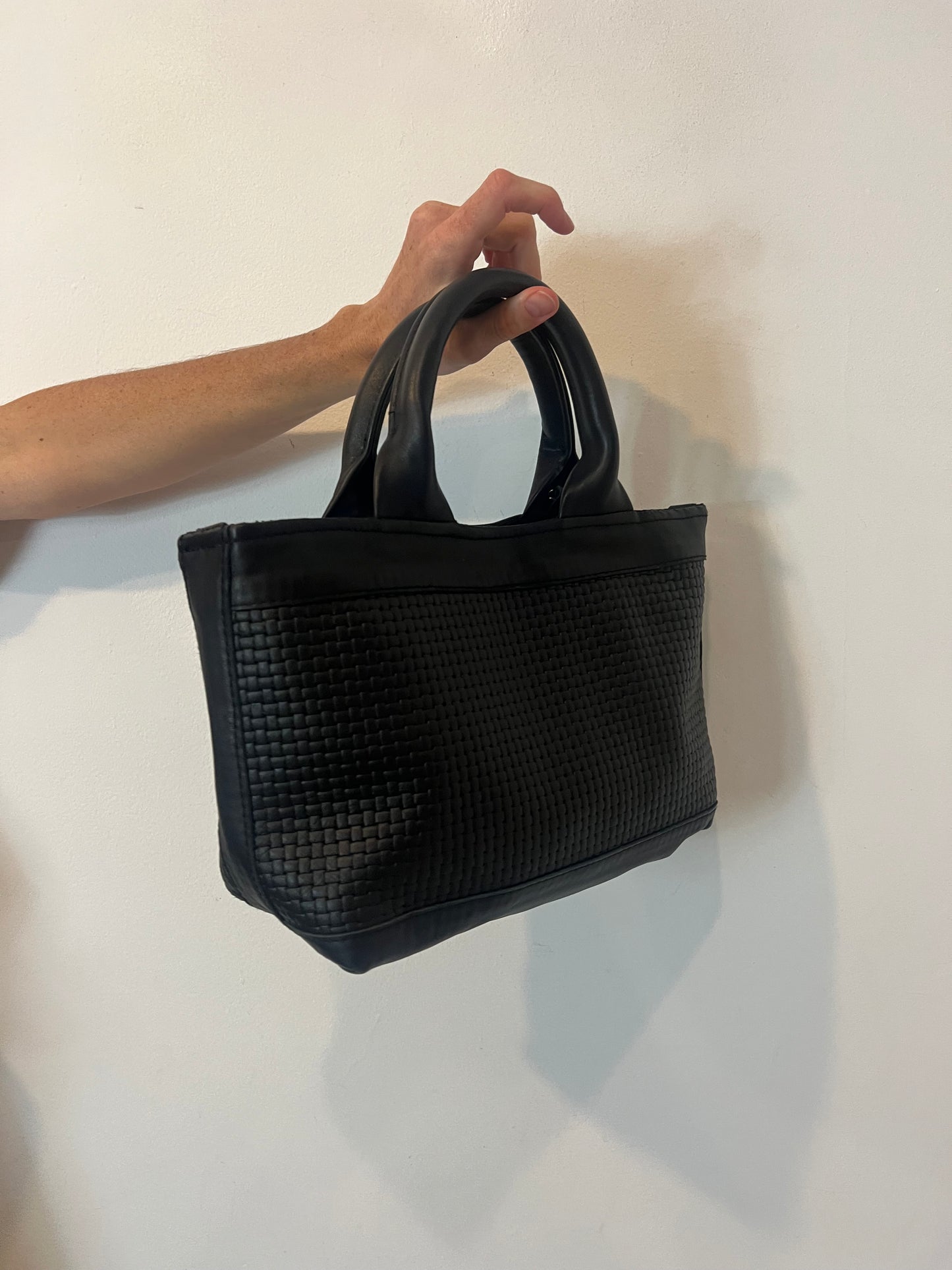 AN AND LEE. Bolso de mano negro