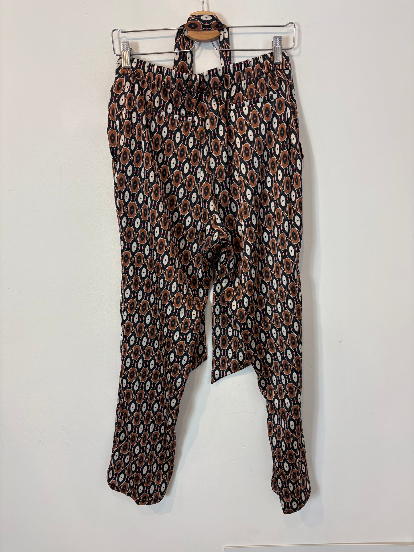 VILAGALLO. Total look fluido estampado geométrico