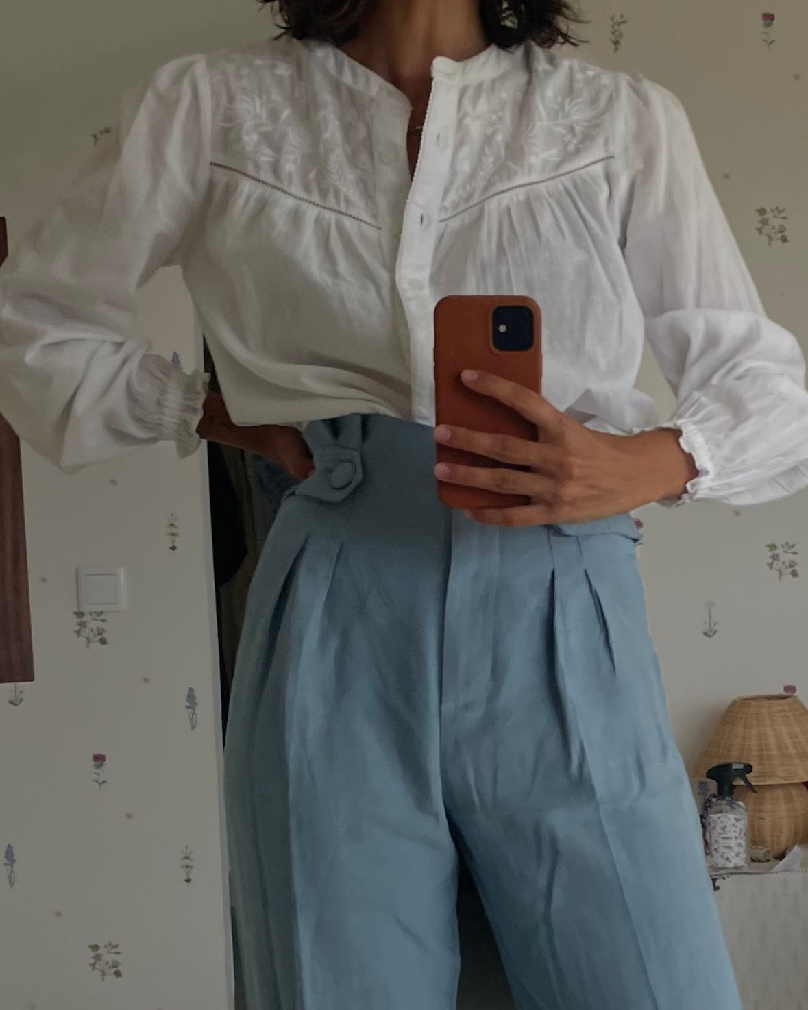 blusa blanca detalles bordados T.s