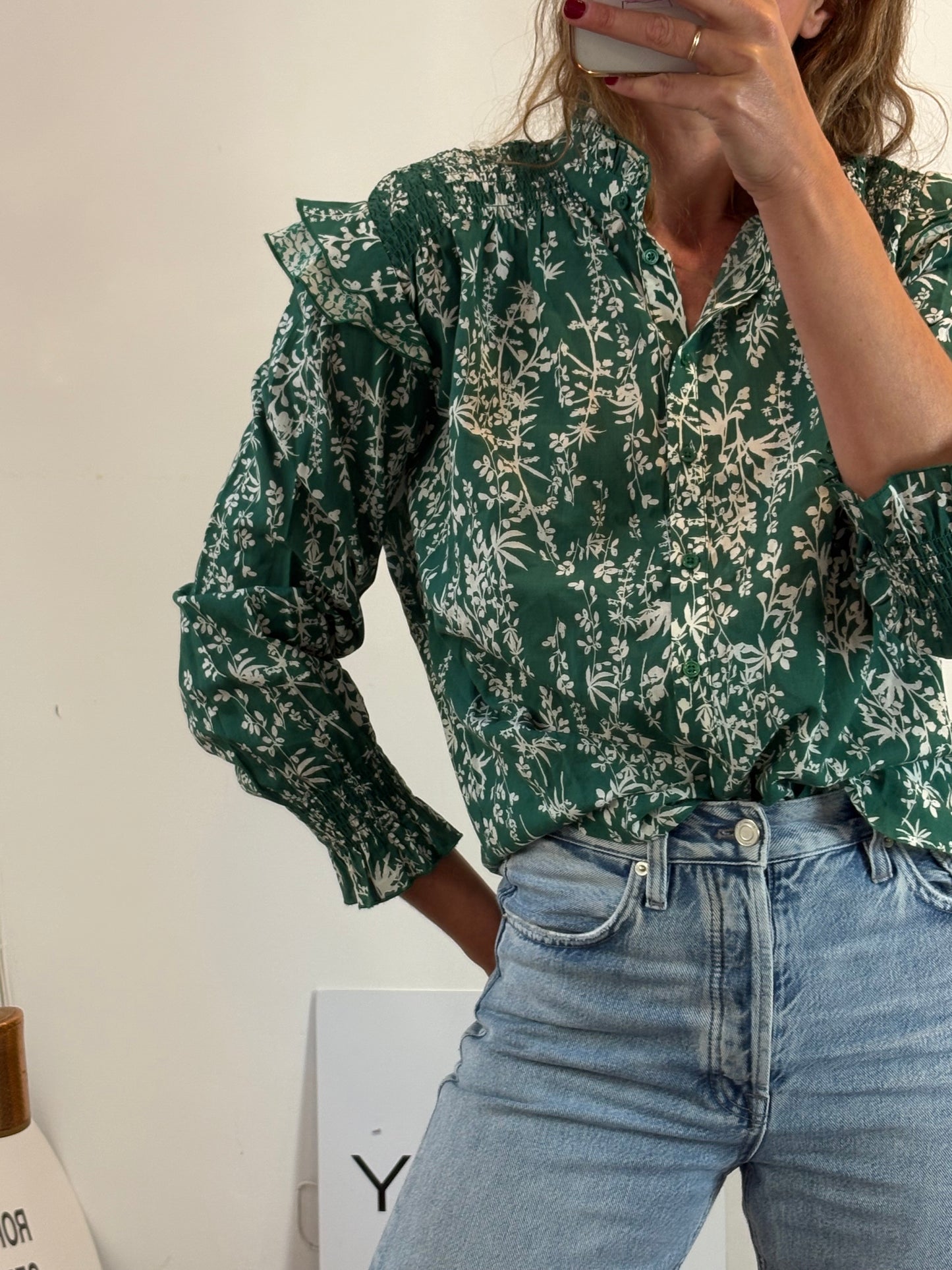 BERENICE. Blusa verde estampada