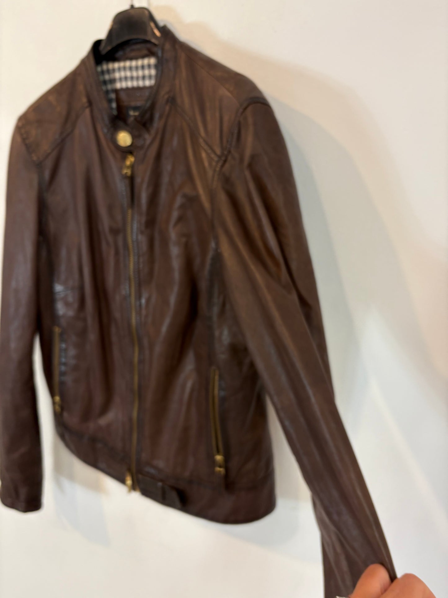 MASSIMO DUTTI. Cazadora marrón piel