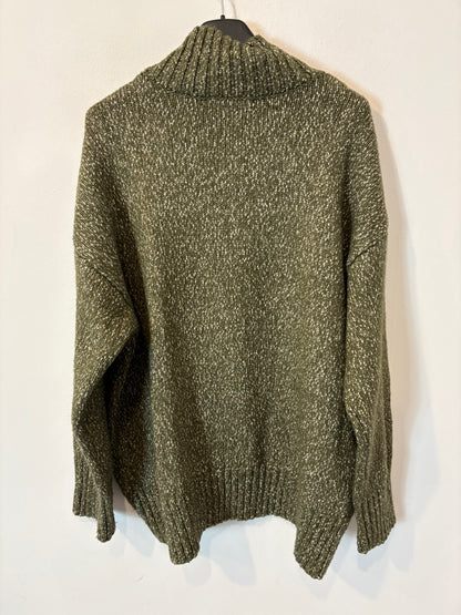 H&M. Jersey verde cuello alto