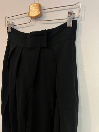 FERNANDO CLARÓ. Pantalón fluido negro pinzas. T XS/S