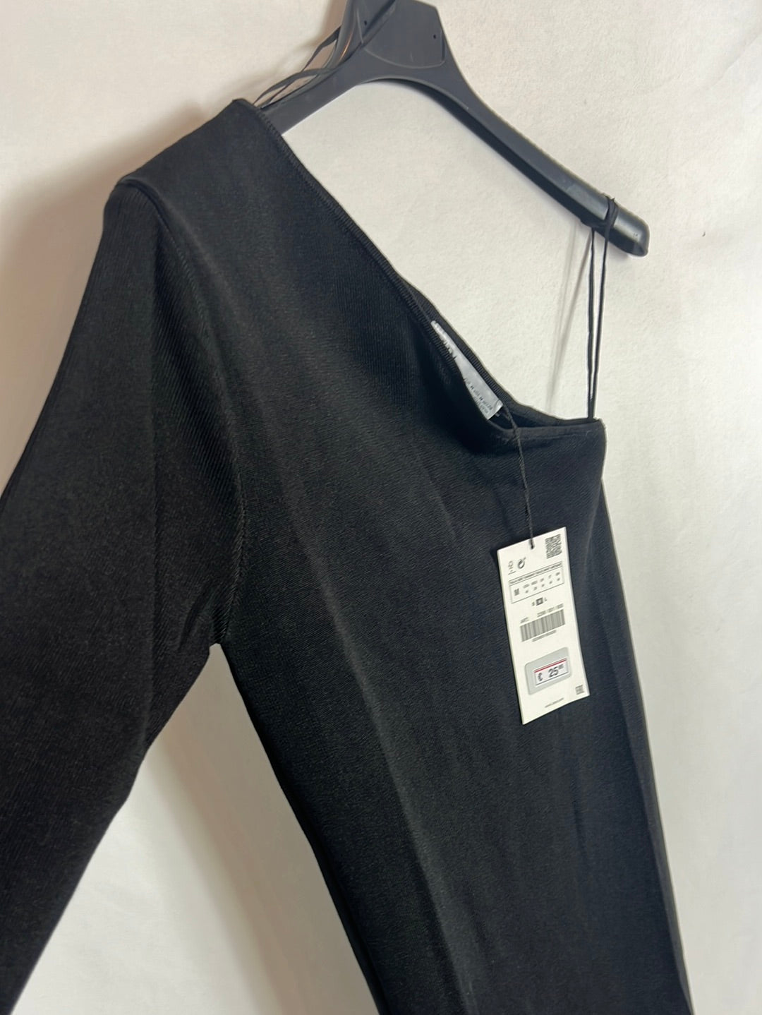 ZARA. Vestido midi negro asimetrico . T M