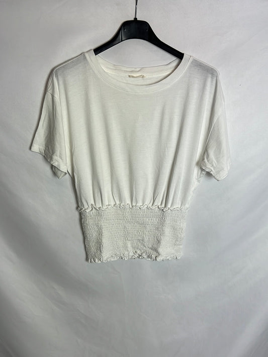 STRADIVARIUS. White gathered T-shirt. TS