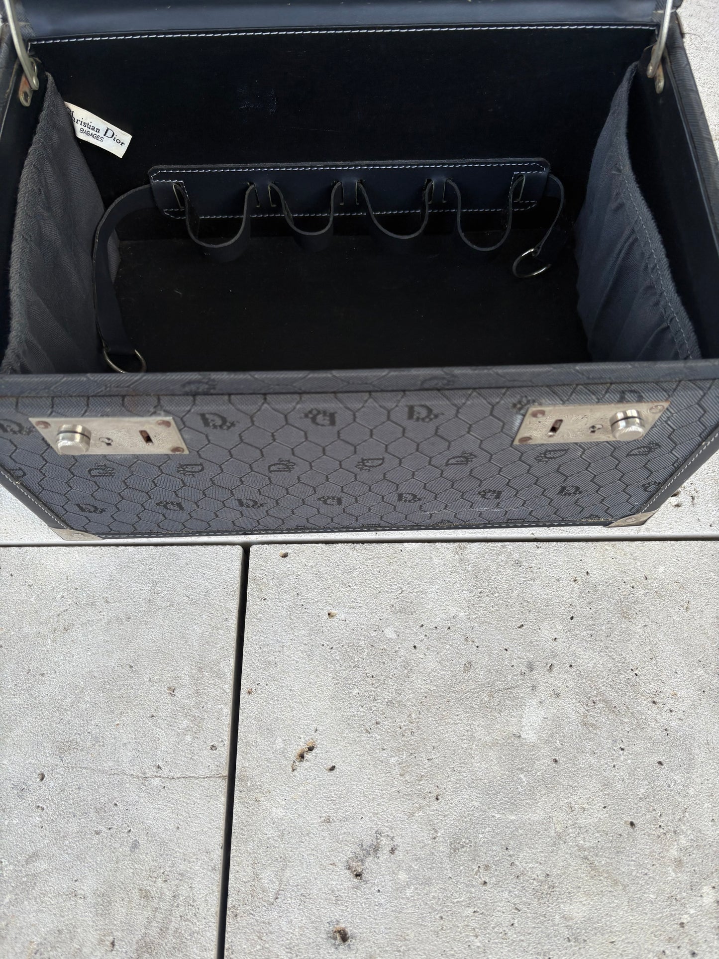 DIOR. Neceser de viaje