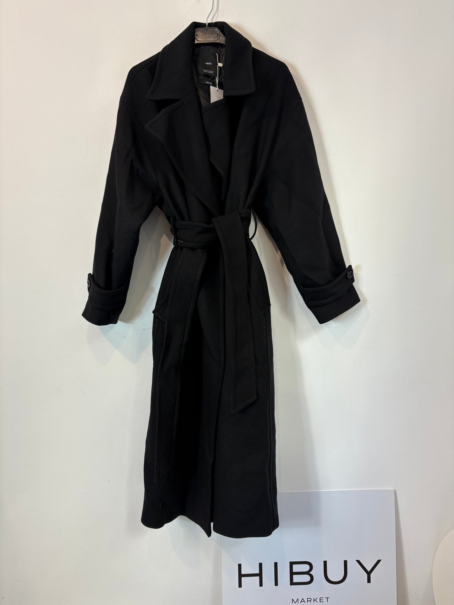 MANGO. Abrigo largo negro lana