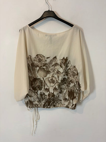 BCBG. Blusa estampado flores