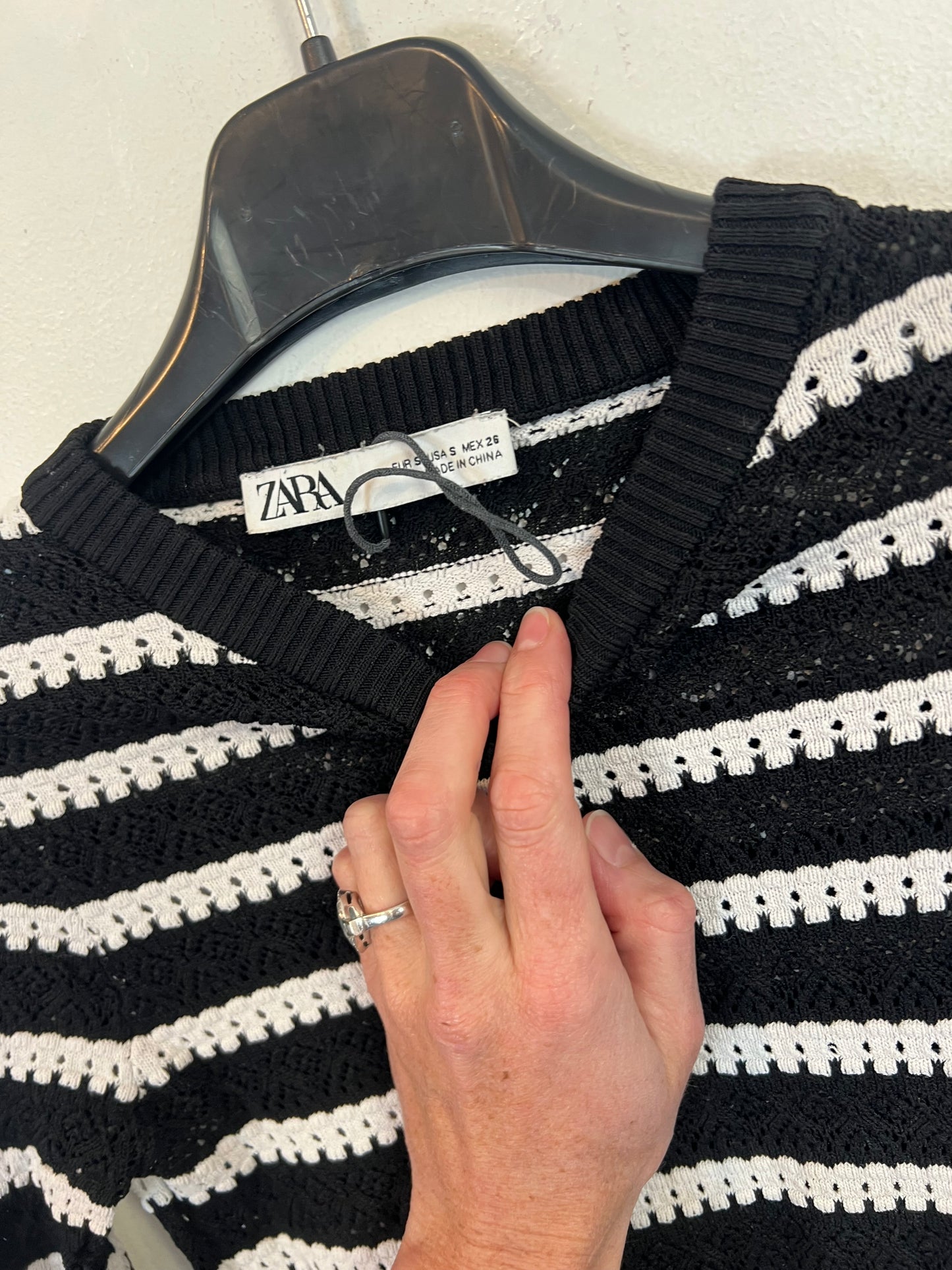 ZARA. Striped knit top Ts