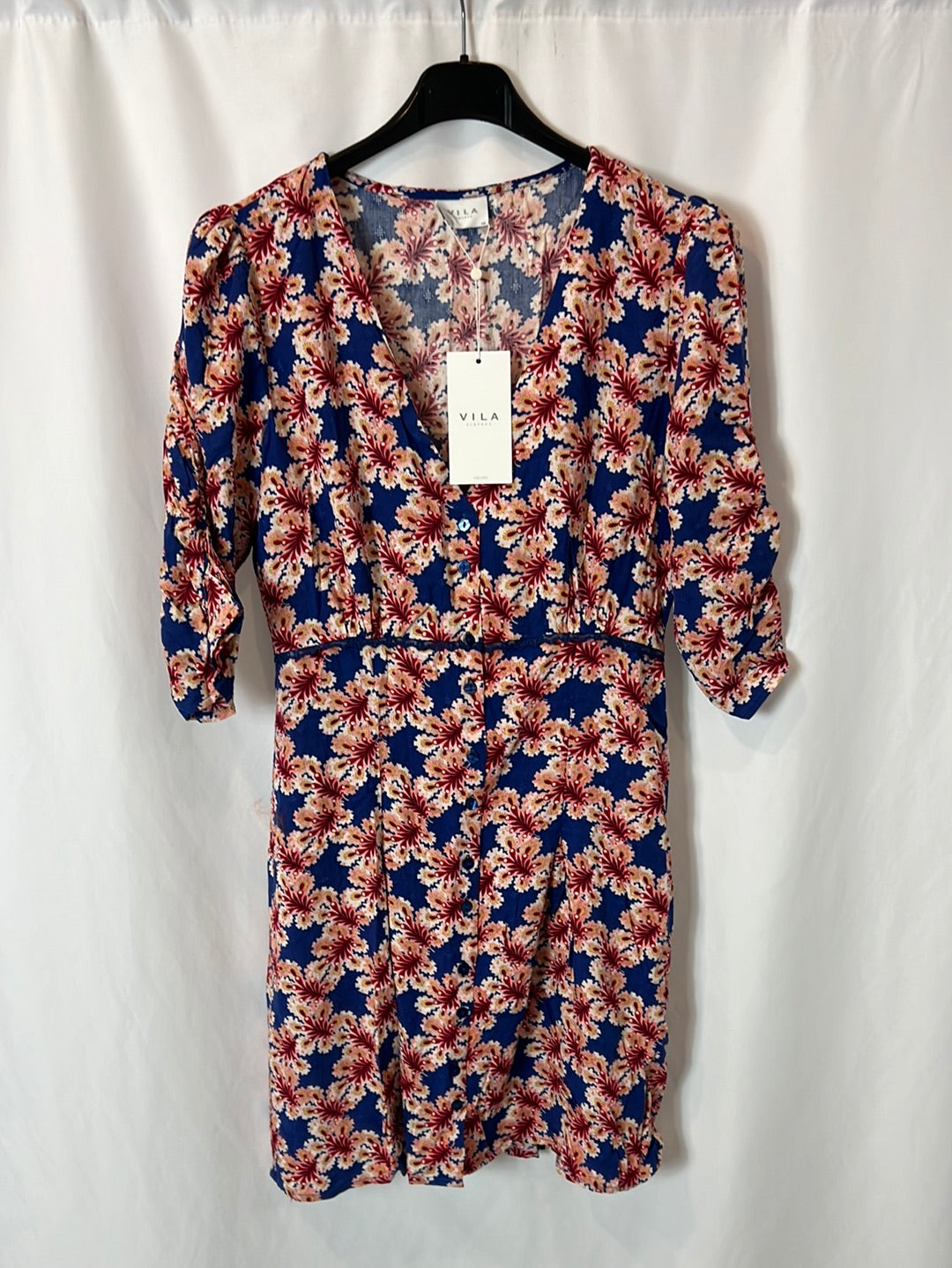 VILA. Vestido corto flores T.38