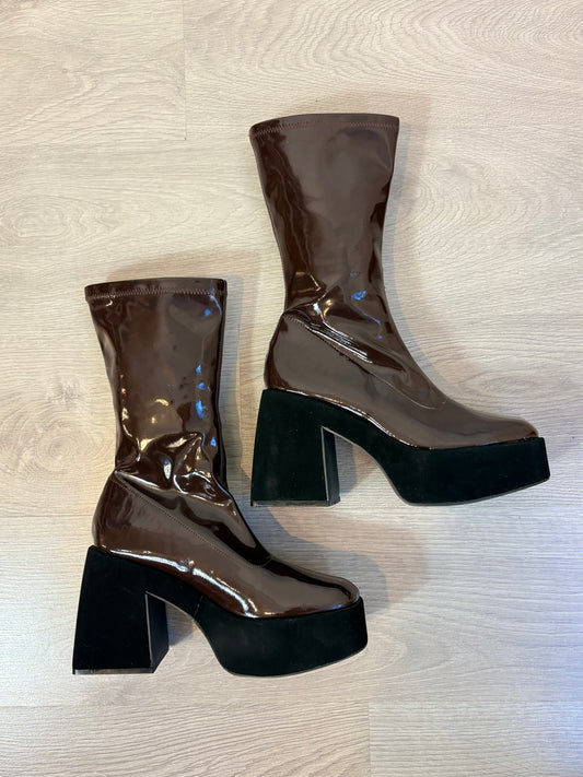 MIM. Botas marrones charol