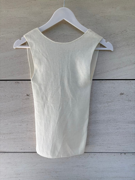 ZARA x KAIA. Top punto color crudo espalda baja
