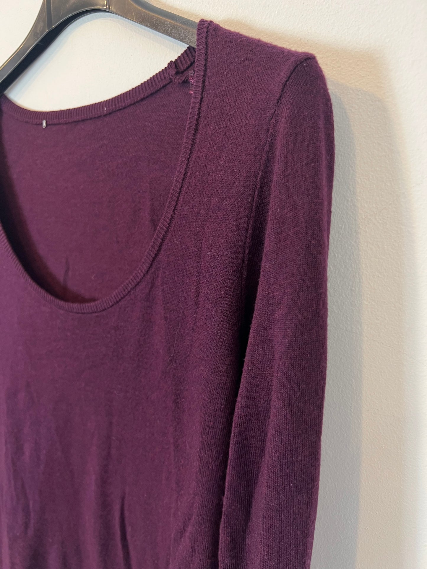 OTRAS. Top punto burdeos textura suave. T XS/S