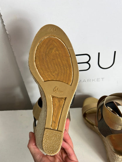 CASTAÑER.  Cuña esparto tiras tricolor. T 40