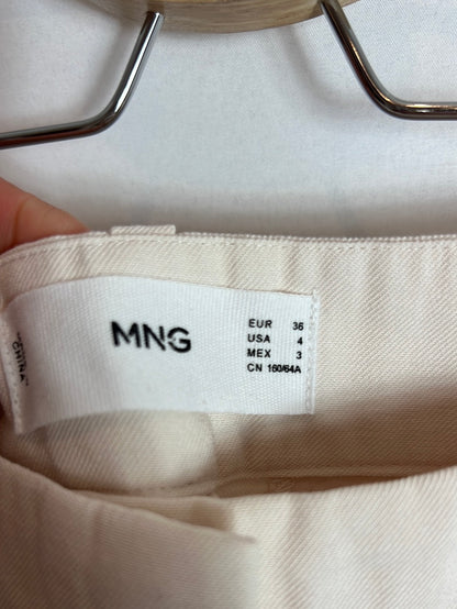 MANGO. Fluid light beige Bermuda shorts. T 36