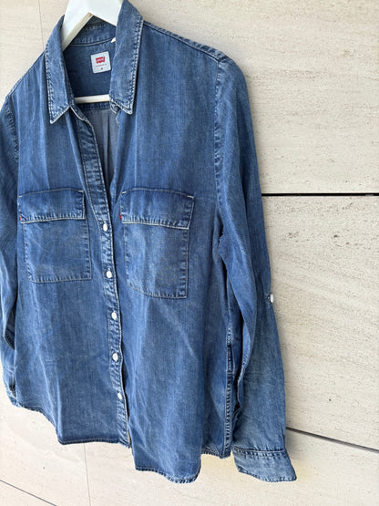 LEVI´S. Camisa denim fluida