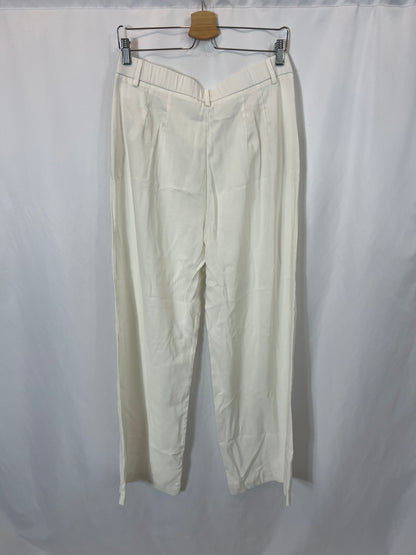 STRADIVARIUS. Flowy white wide-leg trousers. Size 42