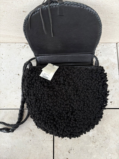 MASSCOB. Bolso piel y lana en negro