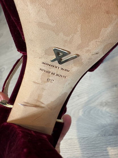 JUST+ ENE. Sandalia terciopelo burdeos