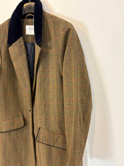 Abrigo cuadros detalles en terciopelo