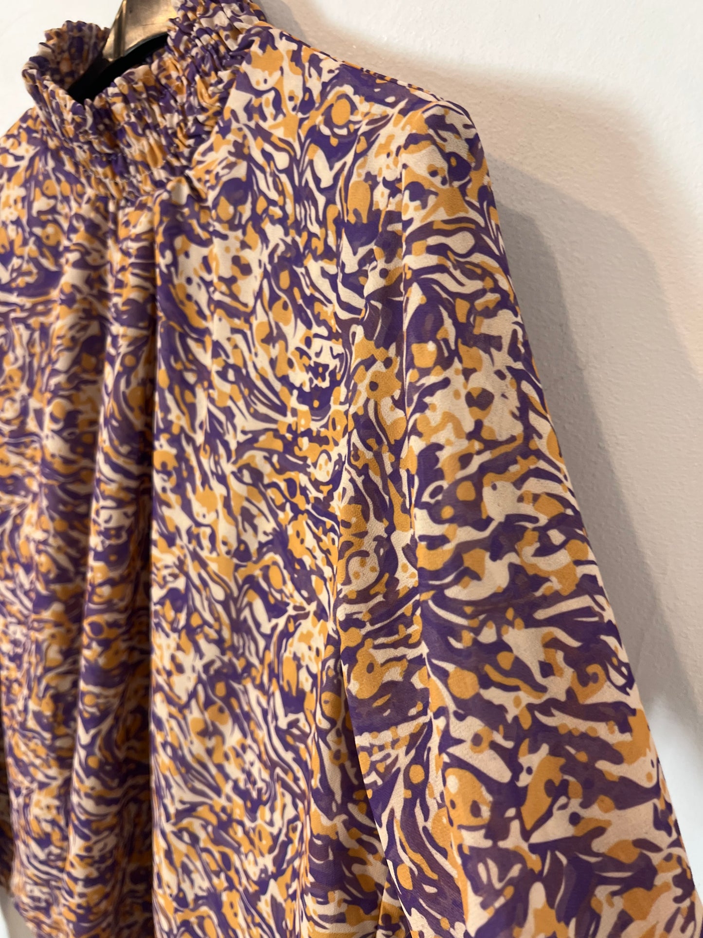 MUSCARI. Beige printed Ts blouse