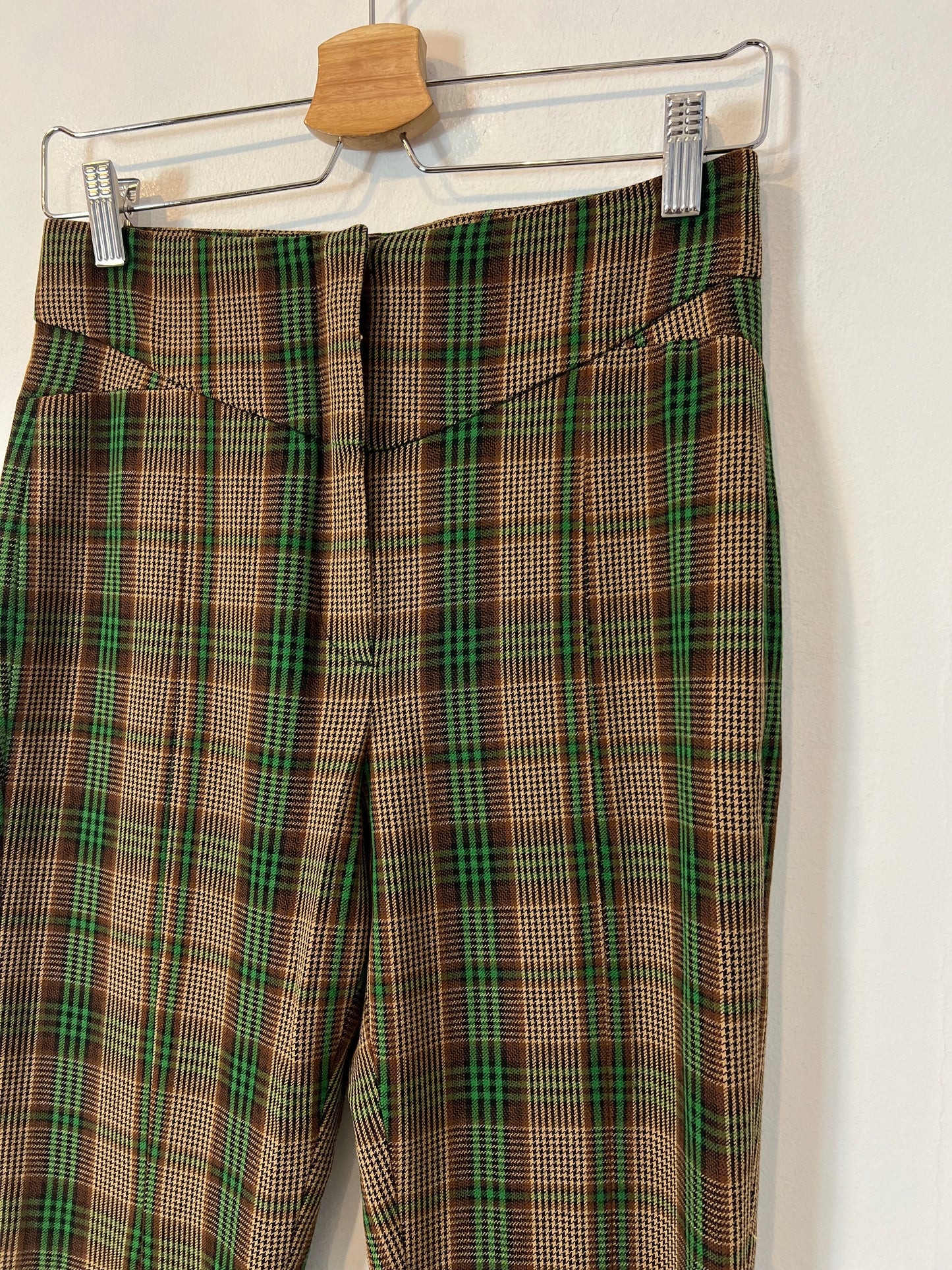 UTERQÜE. Pantalón cuadros aberturas