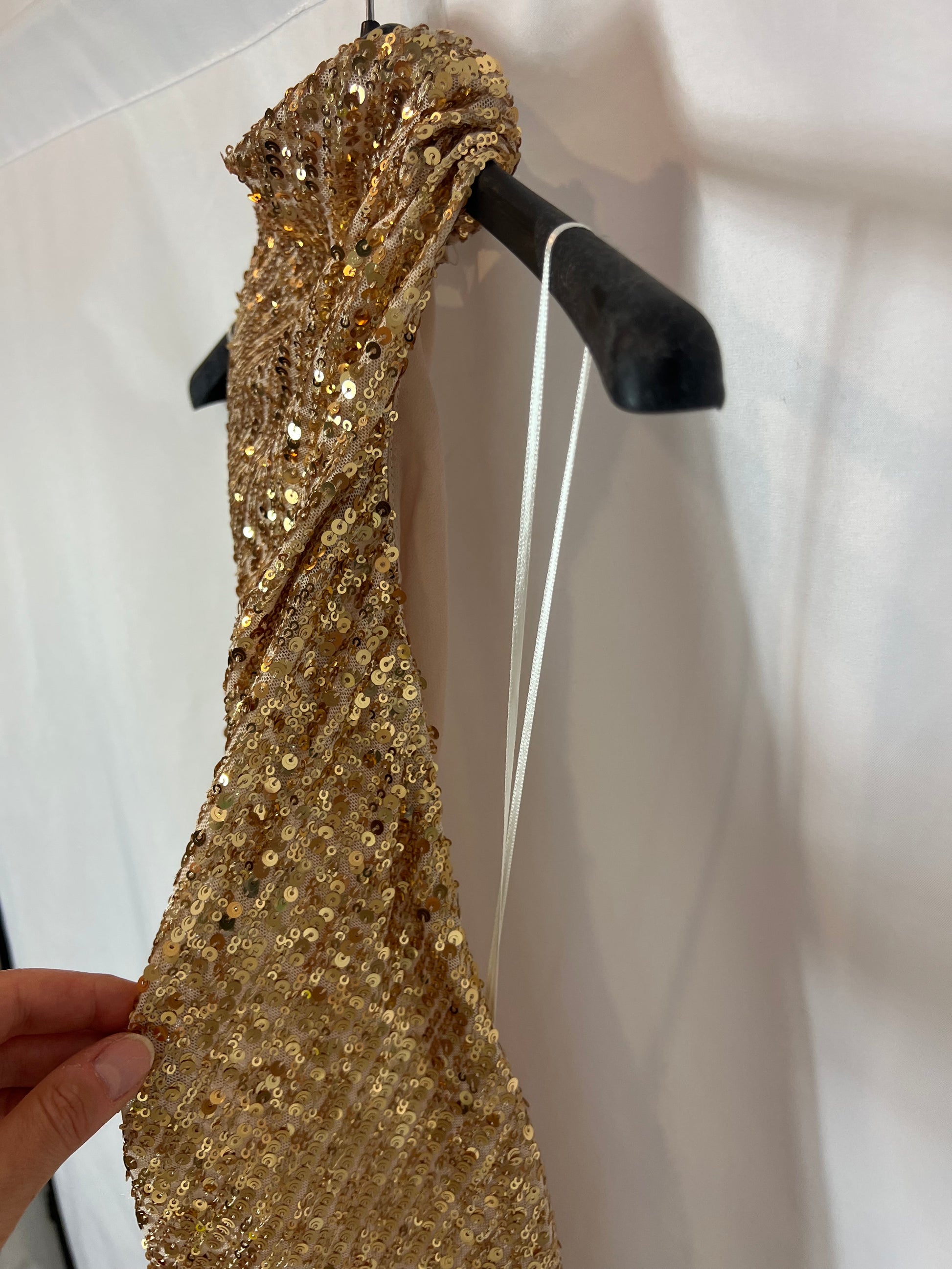ZARA. Gold sequin dress T.xs Hibuy market ZARA. Gold sequin dress T.xs Hibuy market