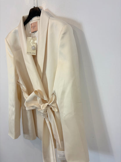 BIMANI. Traje de chaqueta marfil satinado