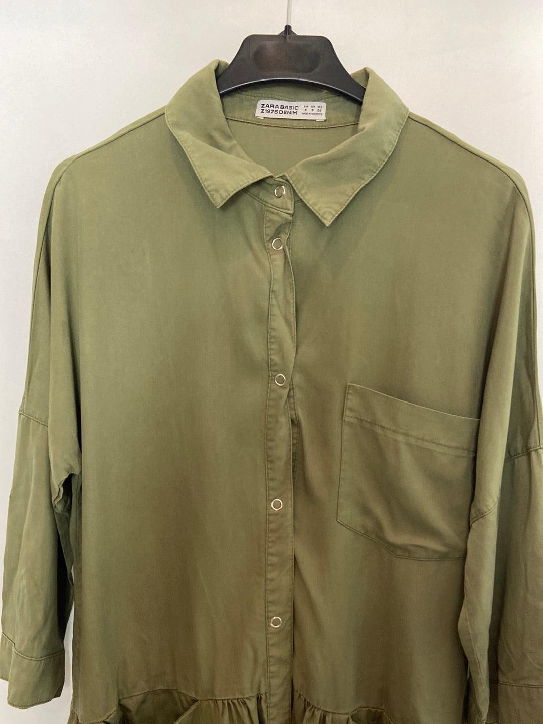 ZARA. Green buttoned Ts dress Hibuy market ZARA. Green buttoned Ts dress Hibuy market